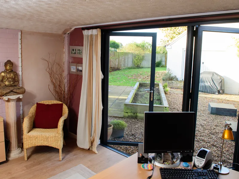 Bifold Ealing